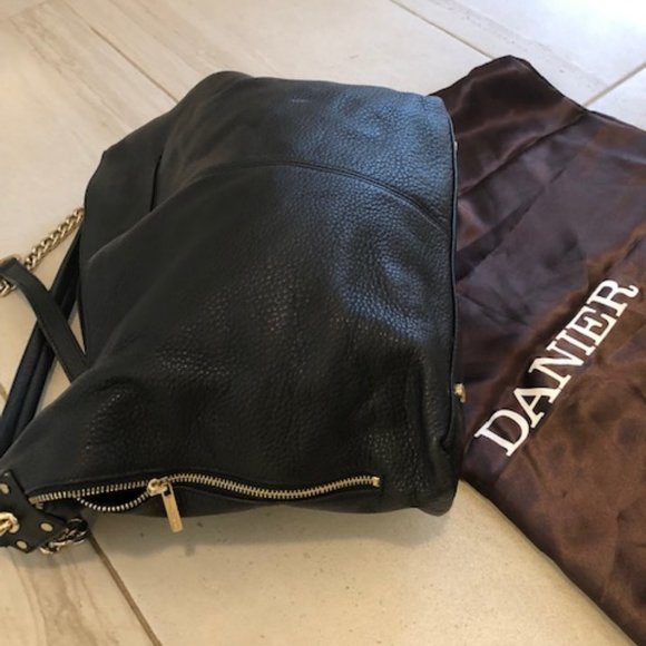 Danier black whole genuine leather ,with gold chain with dust bag ,like new - Picture 5 of 7